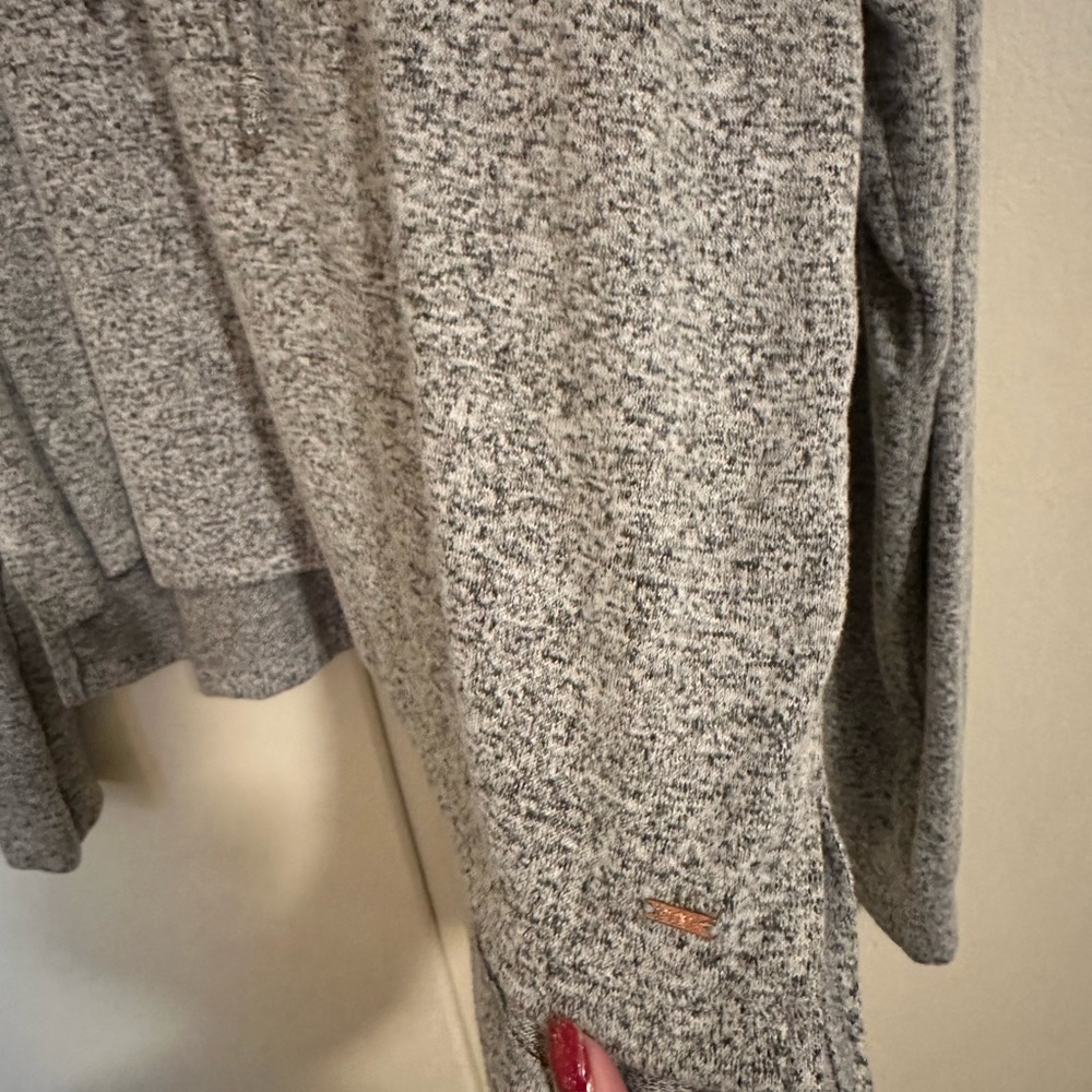 NWOT Pink Brand lightweight thin soft hoodie w/rose gold color PINK 21inL x 46W - Picture 7 of 7